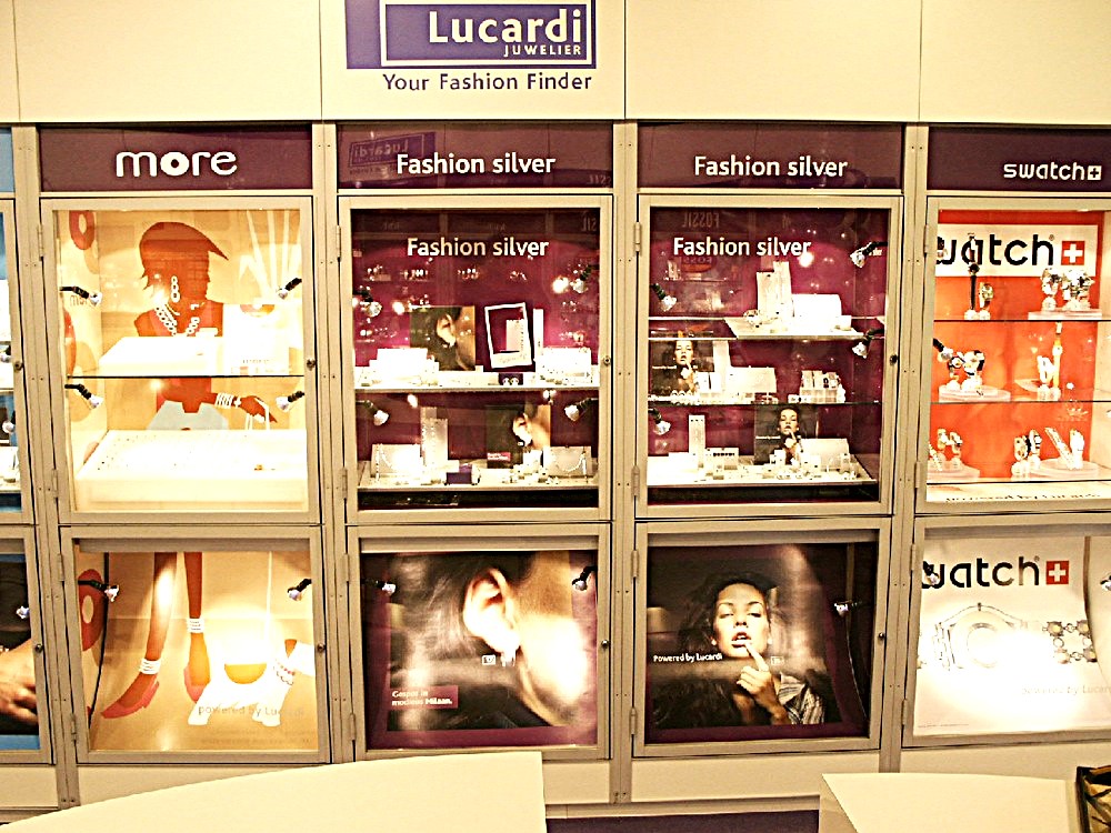 Lucardi jewellery shop-in-shop display walls